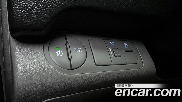 Hyundai Grand Starex Van 3-Seater Smart 2021 — фото 38
