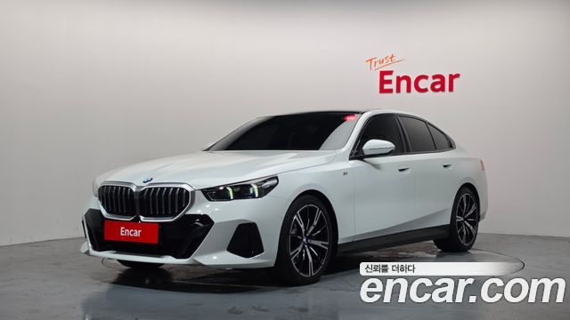 BMW 5 Series (G60) 530i xDrive M Sport 2025 — фото 1