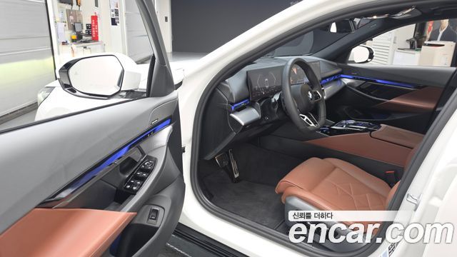 BMW 5 Series (G60) 530i xDrive M Sport 2025 — фото 10