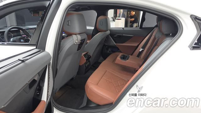 BMW 5 Series (G60) 530i xDrive M Sport 2025 — фото 11