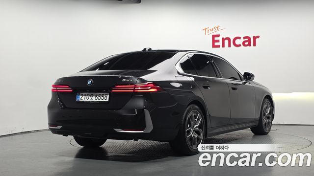 BMW 5 Series (G60) 530i xDrive 2025 — фото 2