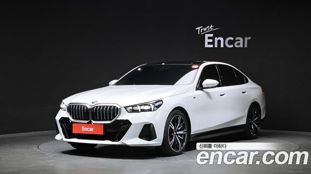 BMW 5 Series (G60) 530i xDrive M Sport 2025 — фото 1