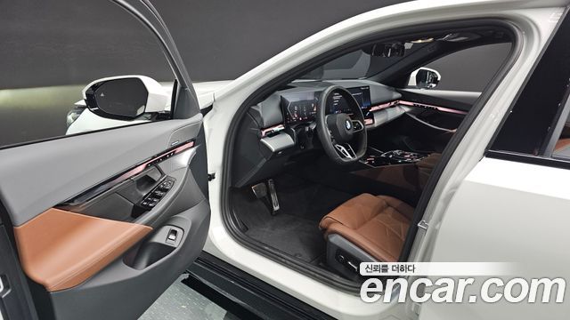 BMW 5 Series (G60) 530i xDrive M Sport 2025 — фото 10