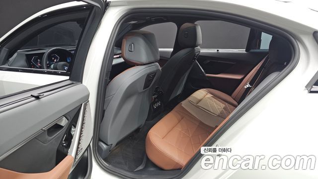 BMW 5 Series (G60) 530i xDrive M Sport 2025 — фото 11