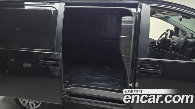 Hyundai Staria Cargo 3-Seater Modern 2023 — фото 11