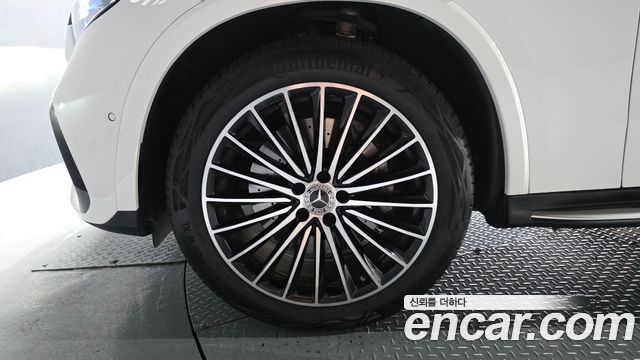 Mercedes-Benz GLC-Class (X254) GLC300 4MATIC Coupe 2025 — фото 5