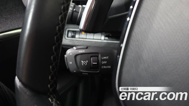 Peugeot 3008 (II) 1.2 Pure Tech Allure 2022 — фото 18