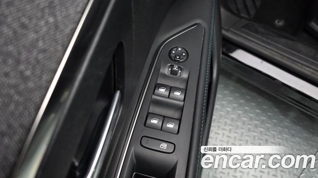 Peugeot 3008 (II) 1.2 Pure Tech Allure 2022 — фото 19