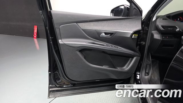 Peugeot 3008 (II) 1.2 Pure Tech Allure 2022 — фото 24