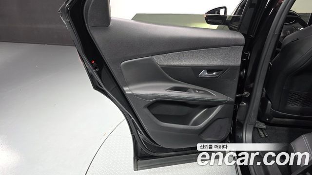 Peugeot 3008 (II) 1.2 Pure Tech Allure 2022 — фото 25