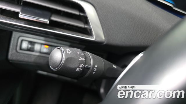 Peugeot 3008 (II) 1.2 Pure Tech Allure 2022 — фото 29