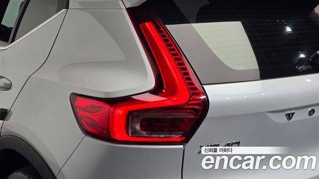 Volvo XC40 B4 Inscription 2021 — фото 23