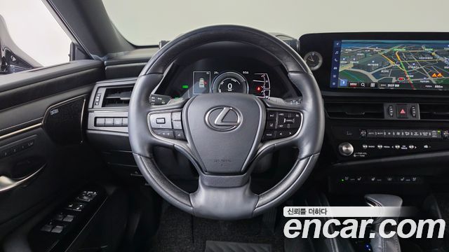 Lexus ES300h (VII) Executive 2025 — фото 13
