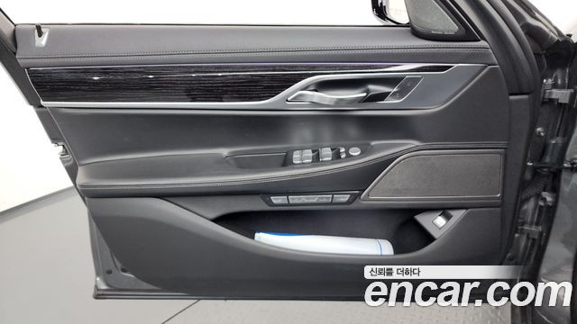 BMW 7 Series (G11) 740d xDrive M Sport 2018 — фото 30