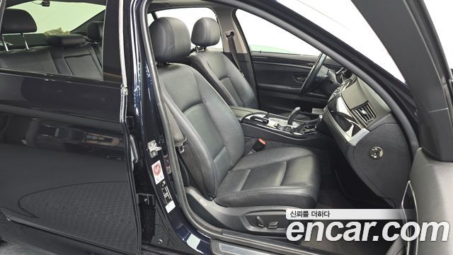 BMW 5 Series (F10) 520d xDrive M Aero Dynamic 2016 — фото 16