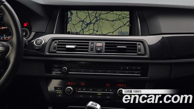 BMW 5 Series (F10) 520d xDrive M Aero Dynamic 2016 — фото 23