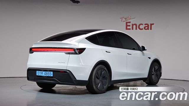 Tesla Model Y Long Range AWD 2025 — фото 2