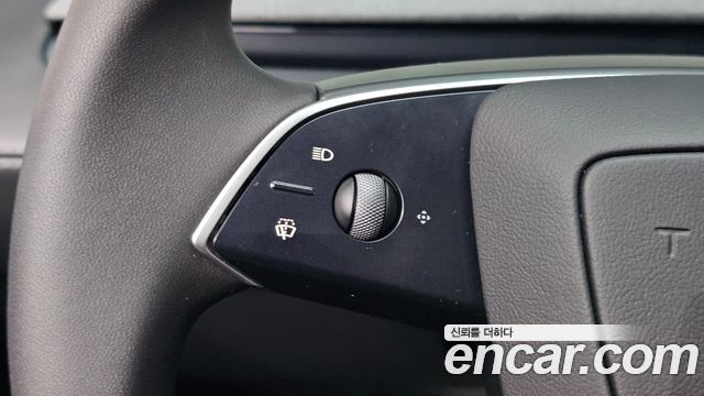 Tesla Model Y Long Range AWD 2025 — фото 14