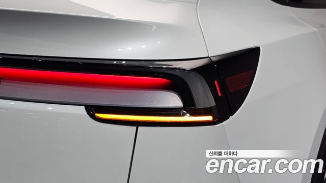 Tesla Model Y Long Range AWD 2025 — фото 23