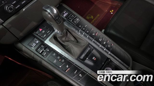 Porsche Macan 2.0 95B 2018 — фото 9