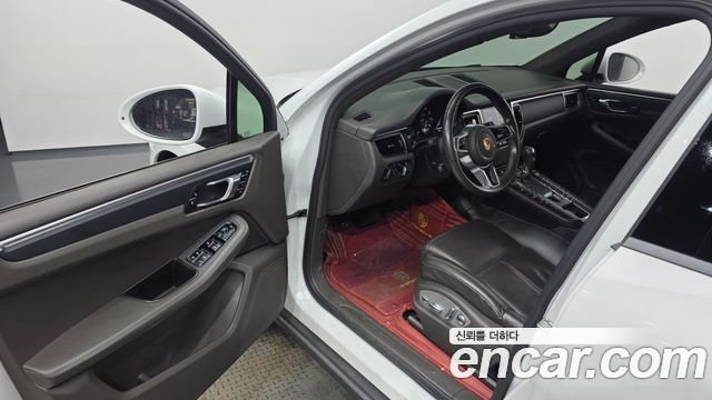 Porsche Macan 2.0 95B 2018 — фото 10