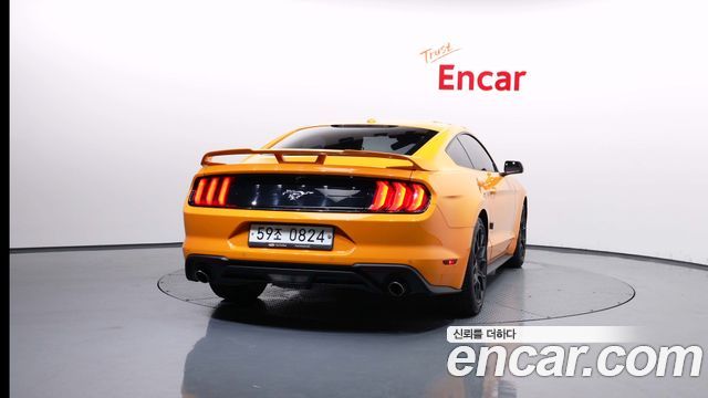 Ford Mustang Coupe 2019 — фото 4