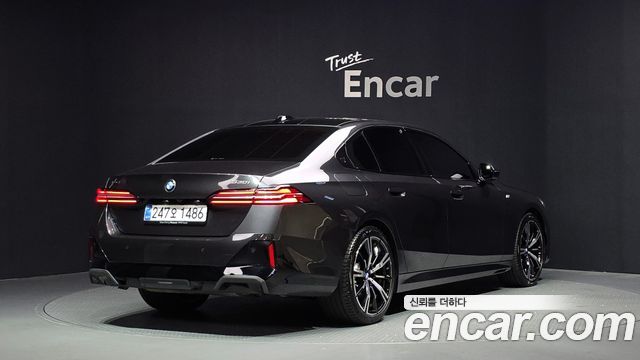 BMW 5 Series (G60) 530i xDrive M Sport 2025 — фото 2
