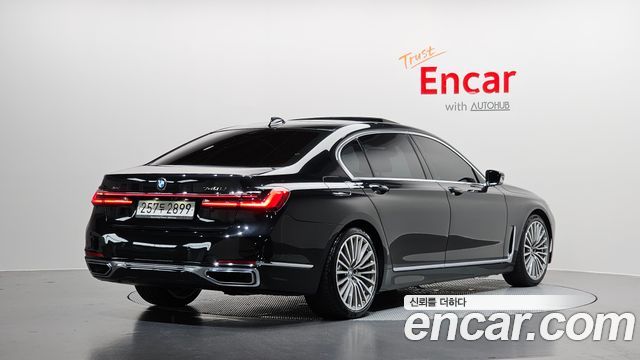 BMW 7 Series (G11) 740Li xDrive Design Pure Excellence 2020 — фото 2