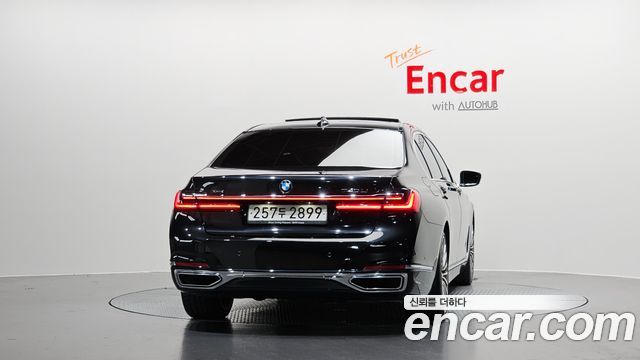 BMW 7 Series (G11) 740Li xDrive Design Pure Excellence 2020 — фото 4