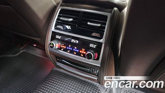 BMW 7 Series (G11) 740Li xDrive Design Pure Excellence 2020 — фото 32