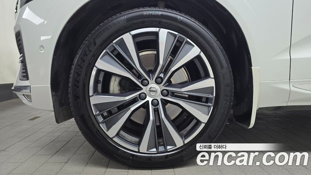 Volvo XC60 (II) B6 Inscirtion 2022 — фото 5
