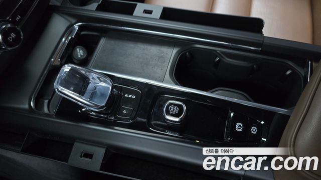 Volvo XC60 (II) B6 Inscirtion 2022 — фото 9
