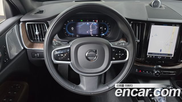 Volvo XC60 (II) B6 Inscirtion 2022 — фото 12