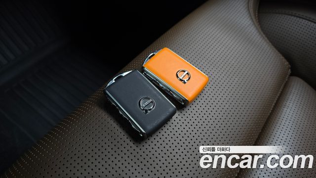 Volvo XC60 (II) B6 Inscirtion 2022 — фото 18