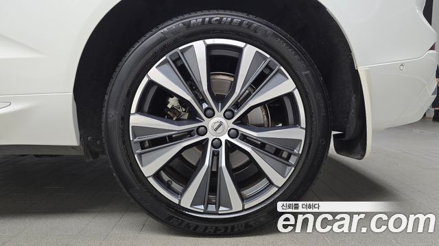Volvo XC60 (II) B6 Inscirtion 2022 — фото 21