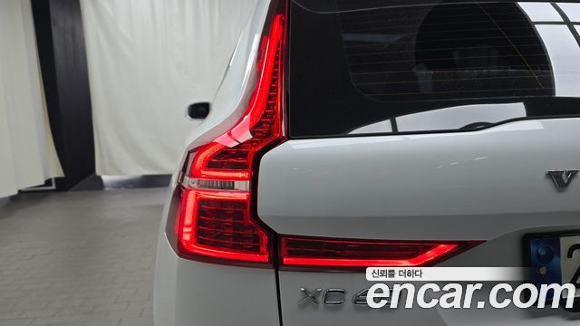 Volvo XC60 (II) B6 Inscirtion 2022 — фото 23