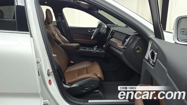 Volvo XC60 (II) B6 Inscirtion 2022 — фото 26