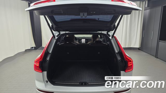 Volvo XC60 (II) B6 Inscirtion 2022 — фото 32