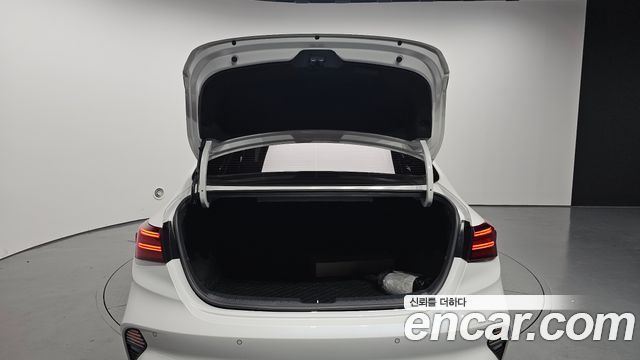 Kia K3 (II) 1.6 Prestige 2024 — фото 20
