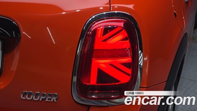 MINI Cooper 5Door HIGH 3rd 2021 — фото 23