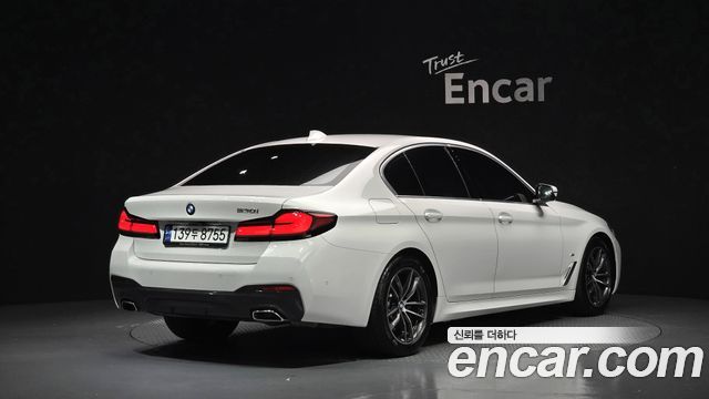 BMW 5 Series (G30) 520i M Sport 2023 — фото 2