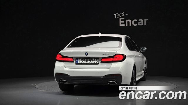 BMW 5 Series (G30) 520i M Sport 2023 — фото 4