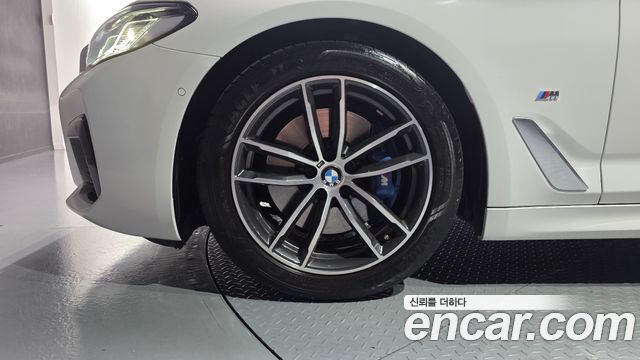 BMW 5 Series (G30) 520i M Sport 2023 — фото 5