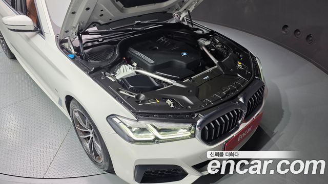 BMW 5 Series (G30) 520i M Sport 2023 — фото 6