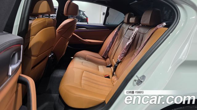 BMW 5 Series (G30) 520i M Sport 2023 — фото 15