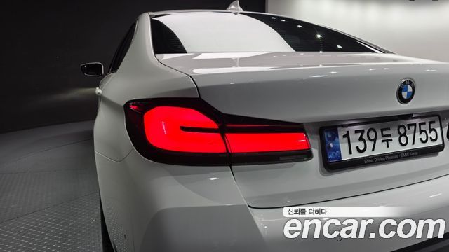BMW 5 Series (G30) 520i M Sport 2023 — фото 29