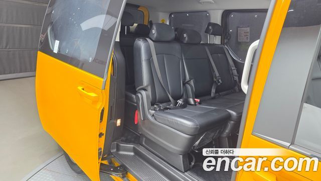 Hyundai Staria L3.5  Kinder Safety Car 11-Seater 2023 — фото 12