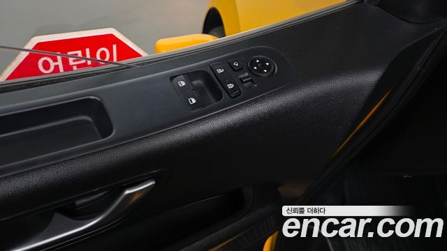 Hyundai Staria L3.5  Kinder Safety Car 11-Seater 2023 — фото 34