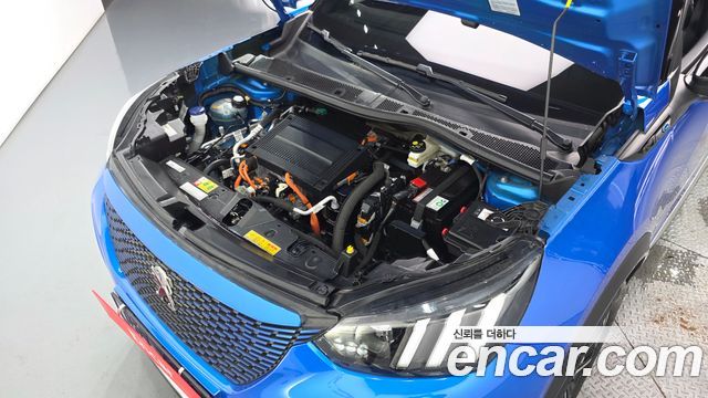 Peugeot e-2008 (II) EV GT 2023 — фото 6