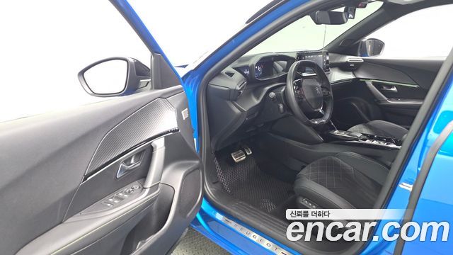 Peugeot e-2008 (II) EV GT 2023 — фото 10